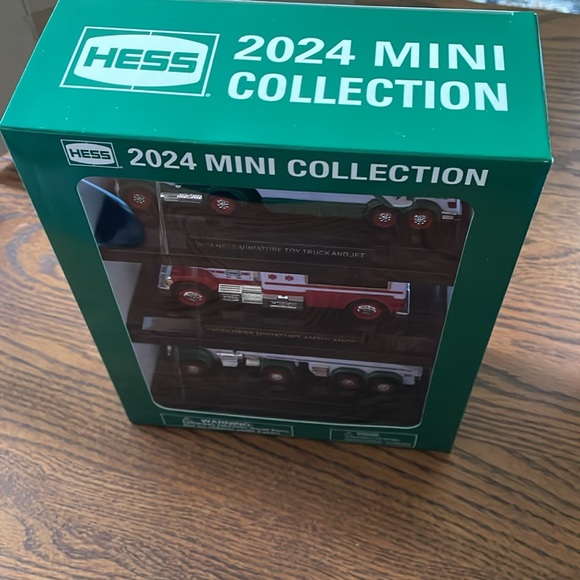 HESS 2024 MINI COLLECTION BRAND NEW NWT - Picture 2 of 6
